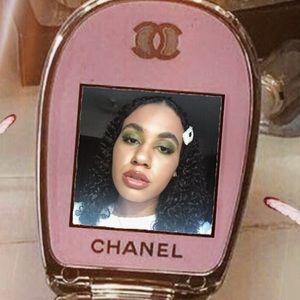 Meet your Posher, Alivia